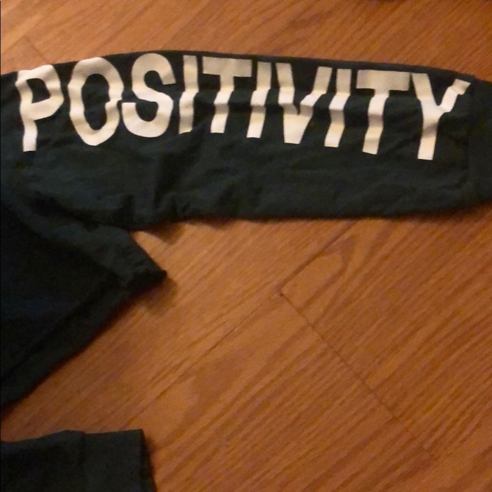 Crop top - Picture 2 of 3